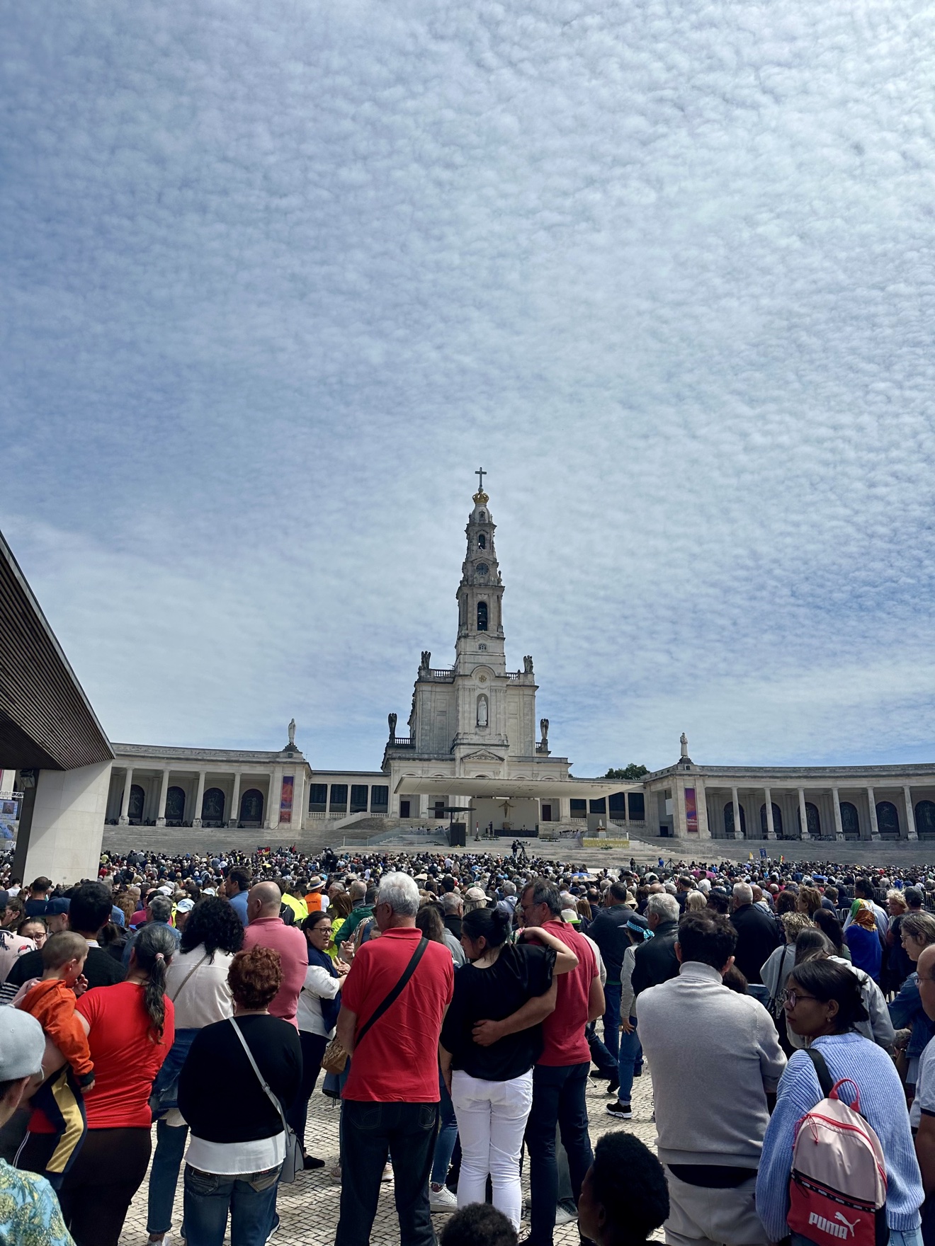 Sanctuary of Fatima, the basilica and the crowd