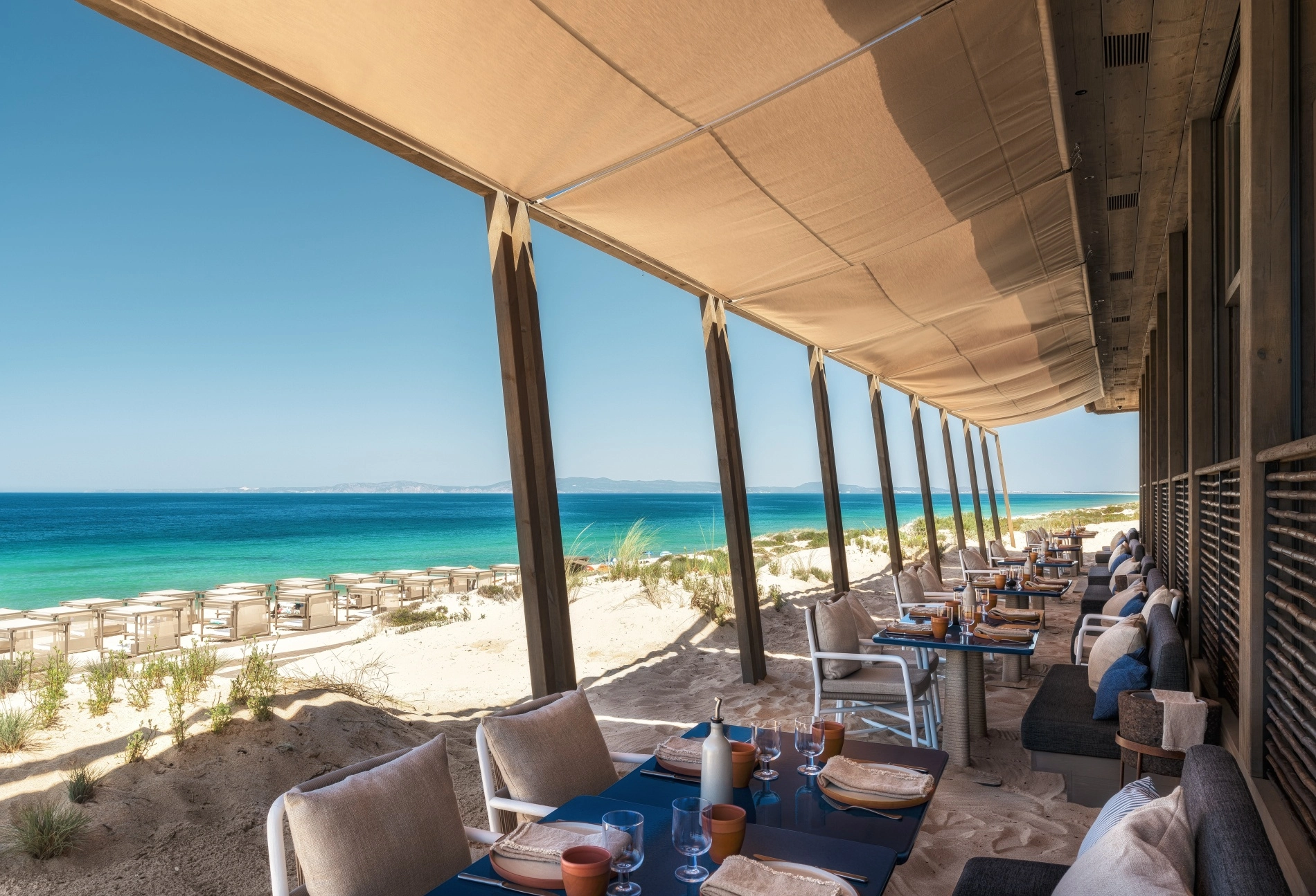 JNcQUOI Beach Club