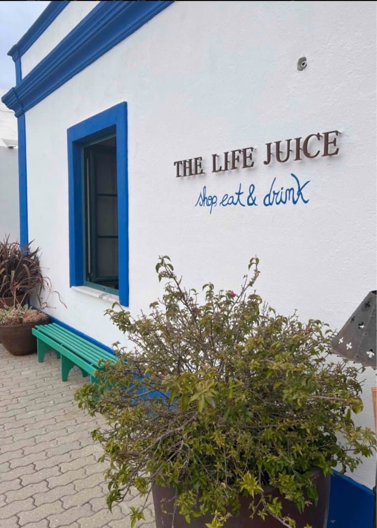 The Life Juice, Comporta